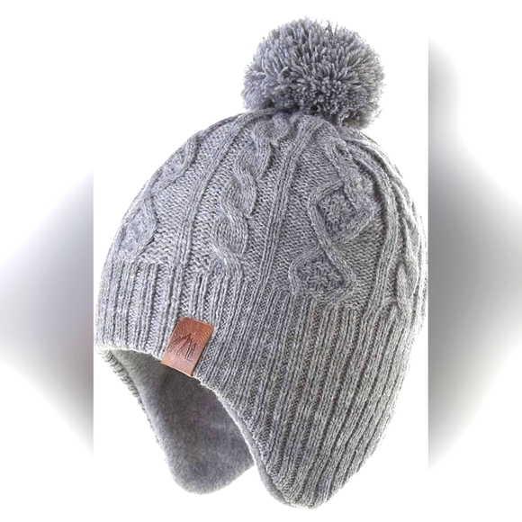 Size 55cm Kids Aged 6-10 Beanie Fleece Winter Hat Gray With Pompom And Earflaps - Picture 1 of 4